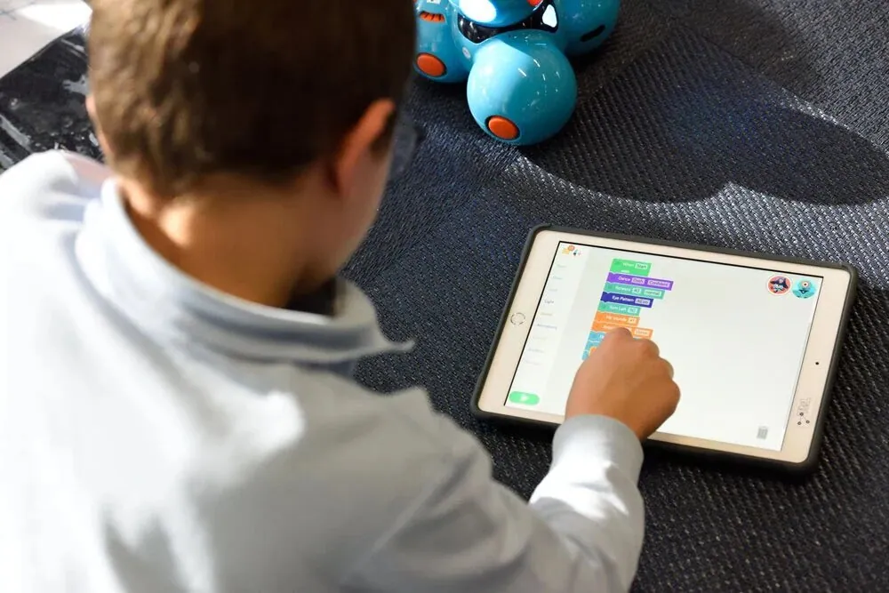 Digital Citizenship: 7 Steps to Keep Our Kids Safe Online